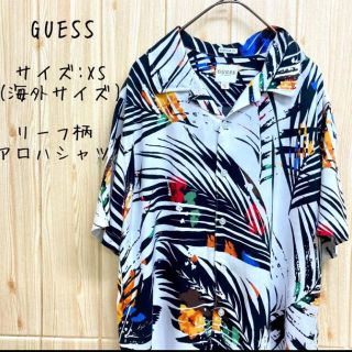 ゲス(GUESS)の【GUESS】シャツ(xs) アロハシャツ 総柄 開襟 ワッペン リーフ柄(シャツ)