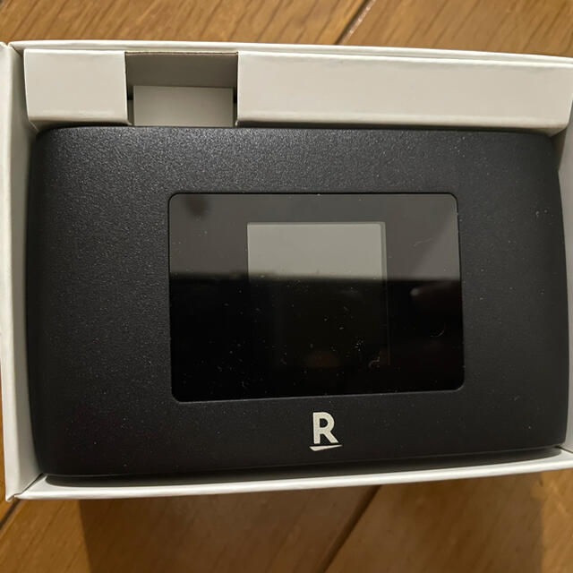Rakuten(ラクテン)のRakuten WiFi Pocket 2B スマホ/家電/カメラのスマートフォン/携帯電話(その他)の商品写真