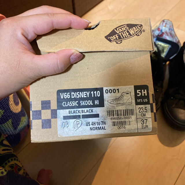 VANS(ヴァンズ)の箱なし配送　VANS ディズニーコラボ　ハイカットスニーカー レディースの靴/シューズ(スニーカー)の商品写真