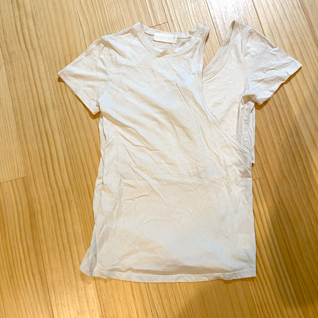 BEAUTY&YOUTH UNITED ARROWS(ビューティアンドユースユナイテッドアローズ)のリトルスージー 変形トップス アイボリー レディースのトップス(Tシャツ(半袖/袖なし))の商品写真
