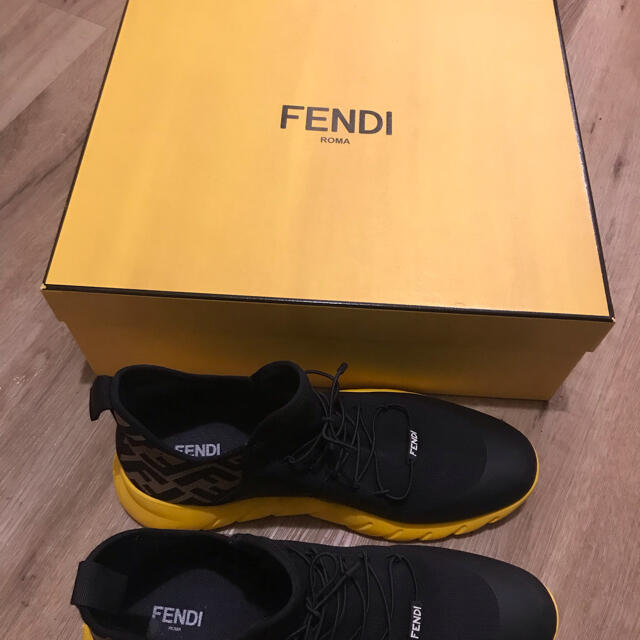 FENDI ハイトップスニーカー