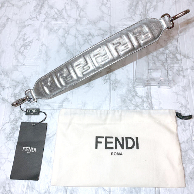 ★ ショッパー付き♡★激レア【新品】FENDI ストラップユー  ズッカ柄