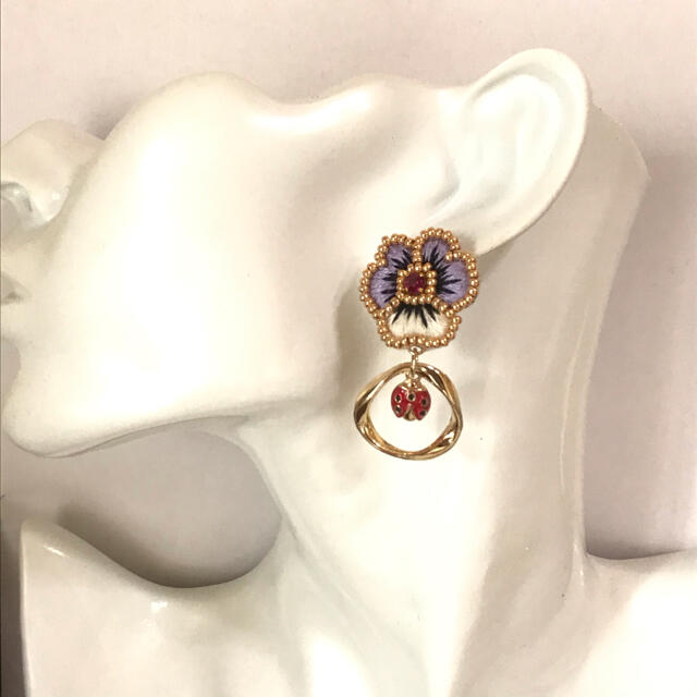 MUVEIL WORK - flower beaded ピアス orイヤリングの通販 by Lily
