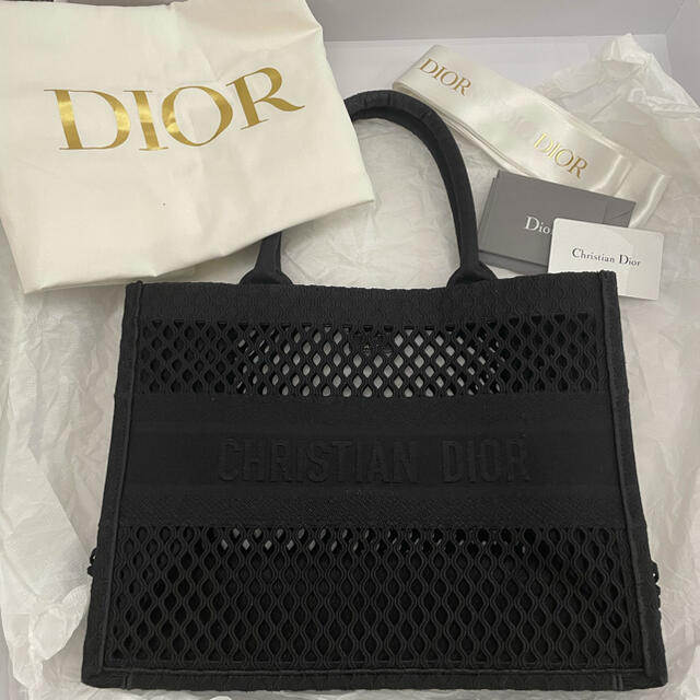 Christian Dior(クリスチャンディオール)のご専用　美品　dior ブックトート　メッシュ レディースのバッグ(トートバッグ)の商品写真