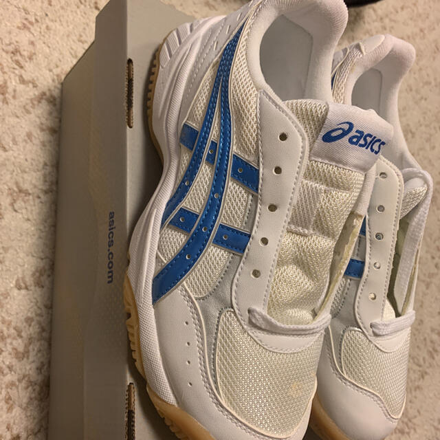 asics(アシックス)のアシックス　体育館シューズ　23.0cm キッズ/ベビー/マタニティのキッズ靴/シューズ(15cm~)(スクールシューズ/上履き)の商品写真