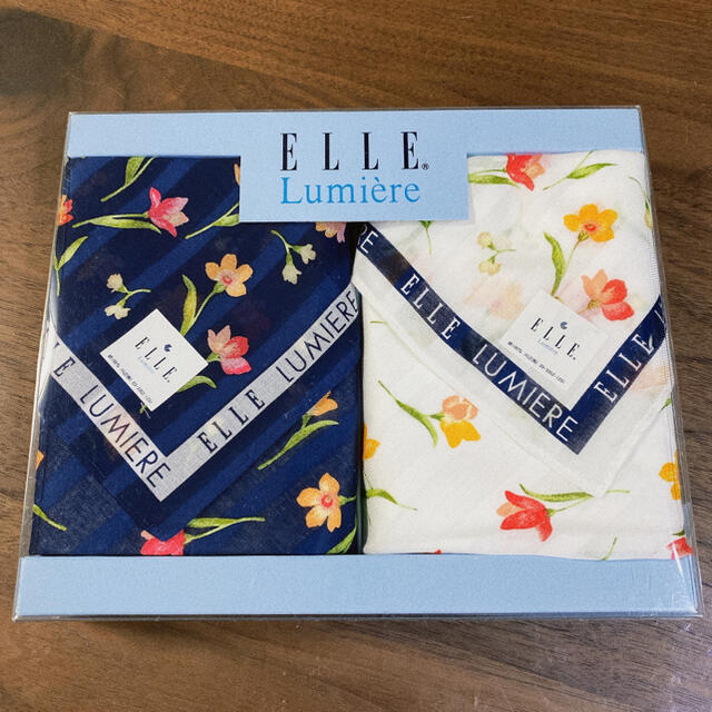 ELLE(エル)のELLE 花柄ハンカチセット　2枚組 レディースのファッション小物(ハンカチ)の商品写真