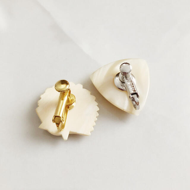 AVON(エイボン)のVintage ＊ white earring set レディースのアクセサリー(イヤリング)の商品写真