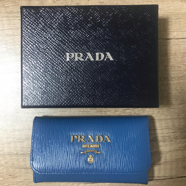 PRADA キーケース 1PG222 VITELLO MOVE COBALT