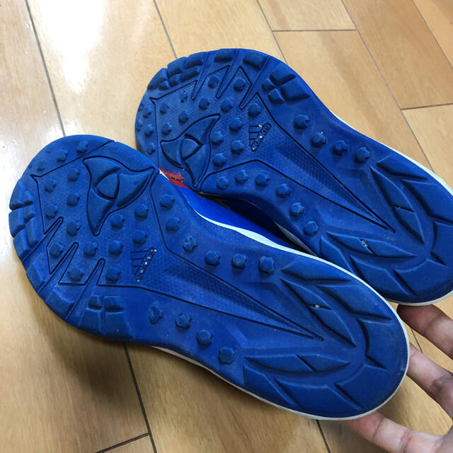 adidas(アディダス)のadidasサッカー／トレーニングシューズ/21.5cm/サッカー スポーツ/アウトドアのサッカー/フットサル(シューズ)の商品写真