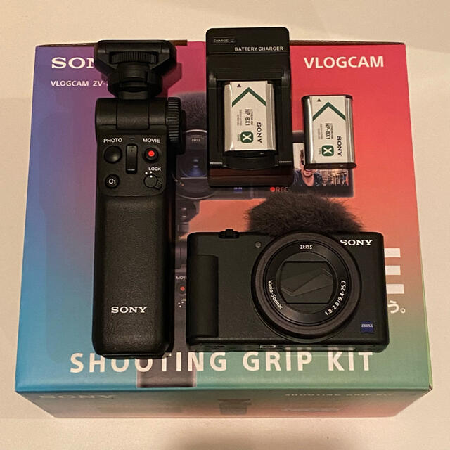 SONY(ソニー)のSONY VLOGCAM ZV-1G シューティンググリップキット スマホ/家電/カメラのカメラ(ビデオカメラ)の商品写真