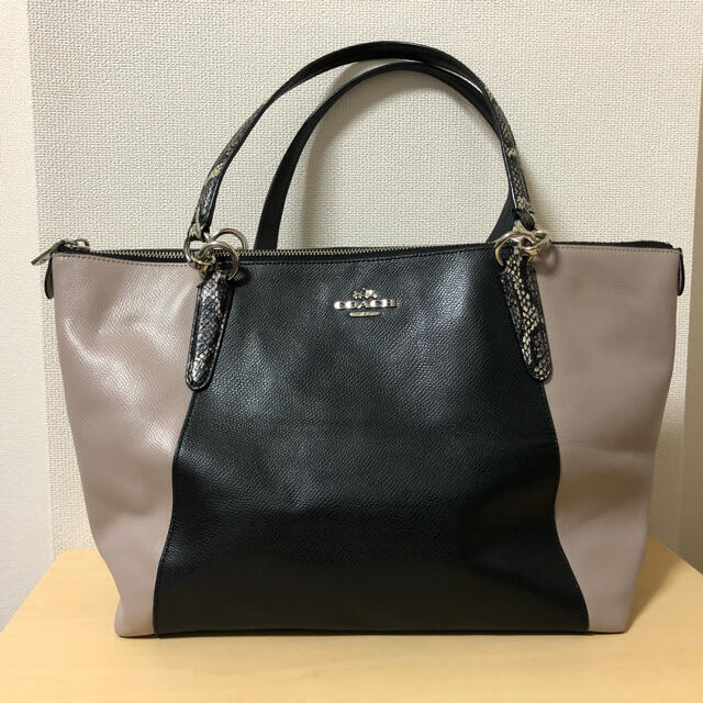 COACH(コーチ)のコーチ COACH バイカラー ケルシー サッチェル エキゾチックレザー  レディースのバッグ(トートバッグ)の商品写真