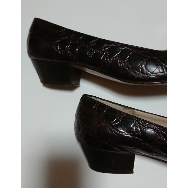 Salvatore Ferragamo(サルヴァトーレフェラガモ)のFerragamo ヴァラ 5 1/2 レディースの靴/シューズ(ハイヒール/パンプス)の商品写真