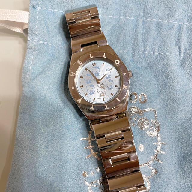 ハローキティ(ハローキティ)の【ベジータ様専用】ミレニアム　ハローキティ　2000年限定品　時計 レディースのファッション小物(腕時計)の商品写真