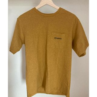 パタゴニア(patagonia)の今季最終入荷商品　パタゴニア　カーキ　XS  Tシャツ(Tシャツ/カットソー(半袖/袖なし))