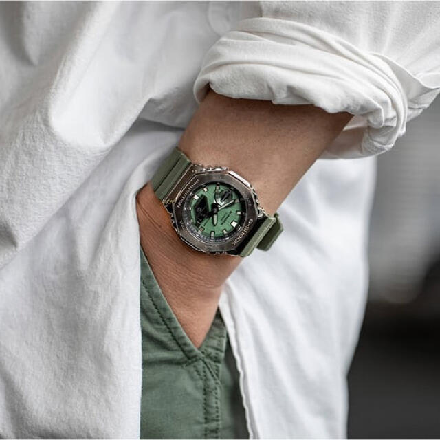 G-SHOCK(ジーショック)のカシオーク　新品未使用　GM-2100B-3AJF   gm2100 メンズの時計(腕時計(デジタル))の商品写真