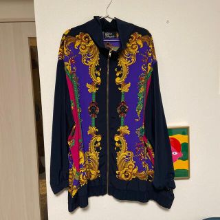 ヴェルサーチ(VERSACE)のジャケット　派手柄(ナイロンジャケット)