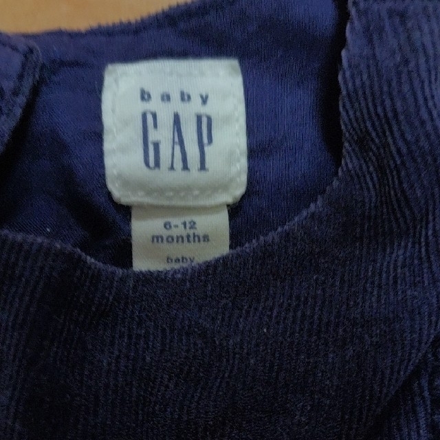 babyGAP(ベビーギャップ)のbaby GAPネイビーワンピース&【おまけ】白ブラウス キッズ/ベビー/マタニティのベビー服(~85cm)(ワンピース)の商品写真