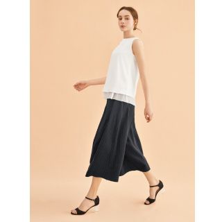 フォクシー(FOXEY)の✿ご専用✿FOXEY "Pin Stripe Culottes" ネイビー 38(カジュアルパンツ)