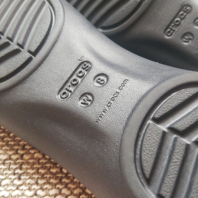 crocs(クロックス)の特別価格♡クロックス♡crocs♡W8 レディースの靴/シューズ(サンダル)の商品写真