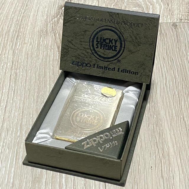 ZIPPO(ジッポー)のzippo 1933 レプリカ ラッキーストライク　シリアルNo入 メンズのファッション小物(タバコグッズ)の商品写真