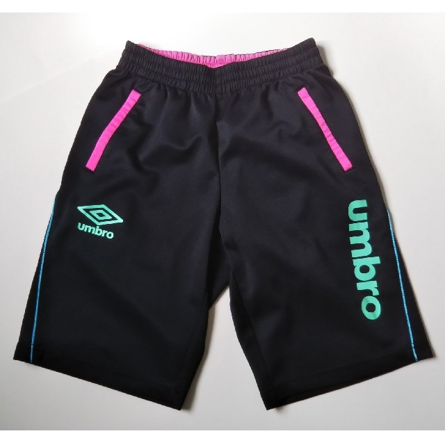 UMBRO(アンブロ)のめぎちゃんさん専用 umbroハーフパンツ 160㎝ スポーツ/アウトドアのサッカー/フットサル(ウェア)の商品写真