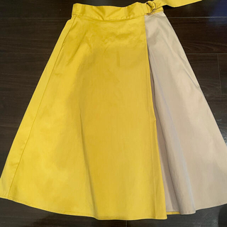 ガリャルダガランテ(GALLARDA GALANTE)の美品　ガリャルダガランデ　黄色　スカート(ひざ丈スカート)