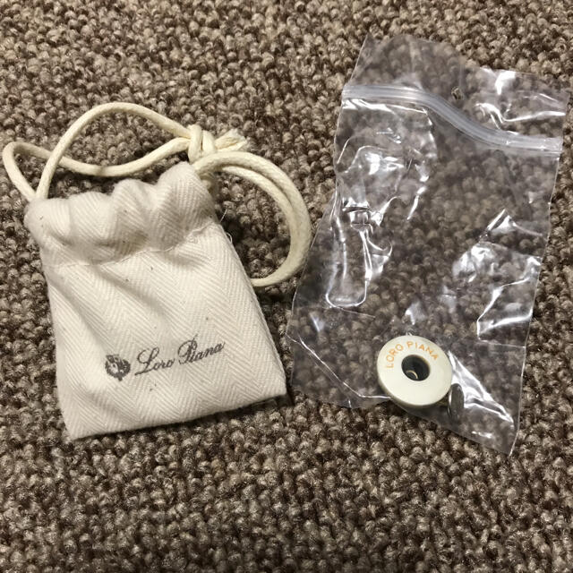 LORO PIANA(ロロピアーナ)のLORO PIANA ボタン メンズのメンズ その他(その他)の商品写真