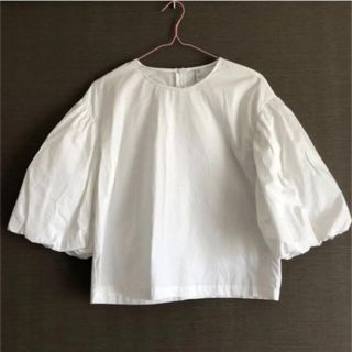 ザラ(ZARA)の新品未使用！ZARA★ブラウス トップス カットソー(シャツ/ブラウス(半袖/袖なし))