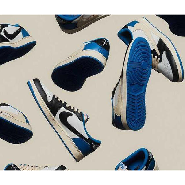 NIKE(ナイキ)のTRAVIS × FRAGMENT × NIKE AIR JORDAN 1LOW メンズの靴/シューズ(スニーカー)の商品写真