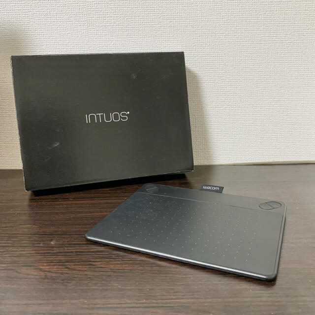 Wacom(ワコム)のwacom ペンタブレット 黒 CTH-490 スマホ/家電/カメラのPC/タブレット(PC周辺機器)の商品写真