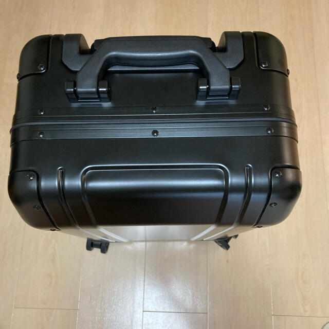 ZERO HALLIBURTON(ゼロハリバートン)のゼロハリバートンGEO Aluminum3.0 34L  メンズのバッグ(トラベルバッグ/スーツケース)の商品写真