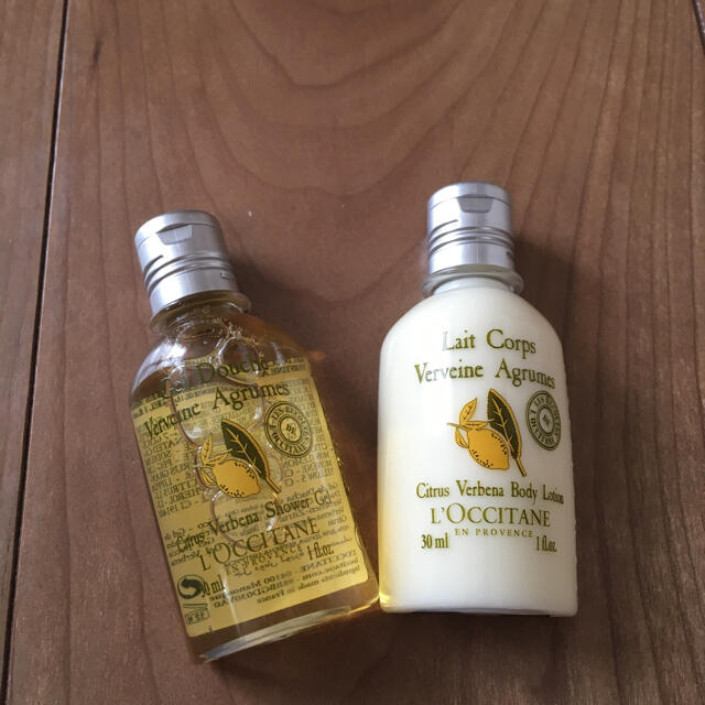 L'OCCITANE(ロクシタン)の【新品未使用】ロクシタンシャワージェル&ボディローション コスメ/美容のボディケア(バスグッズ)の商品写真