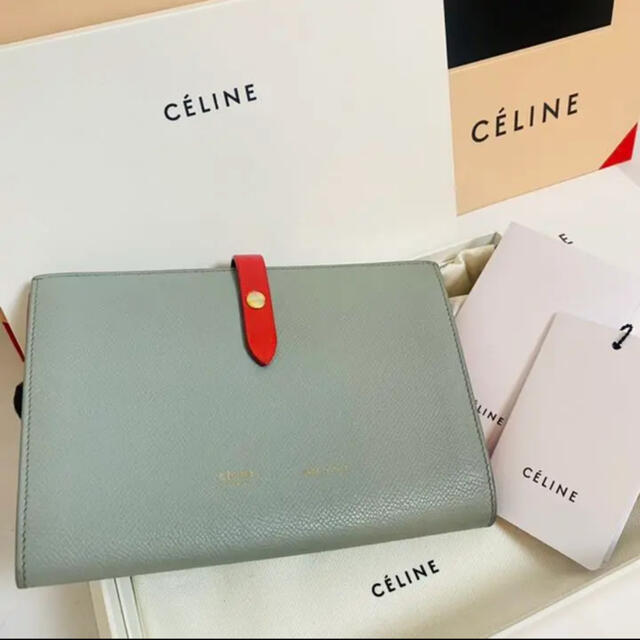 celine - ✨美品‼️箱、保存袋、カード付き✨セリーヌ 大人気ストラップウォレット ラージ