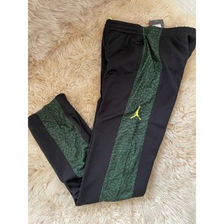 ナイキ(NIKE)のちーさ様専用【新品】ジョーダン サーモス ジャージ パンツ 160 170(パンツ/スパッツ)