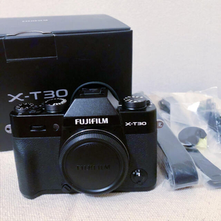 フジフイルム(富士フイルム)の【リョンコ0904様専用】FUJIFILM ミラーレス一眼カメラ X-T30(ミラーレス一眼)