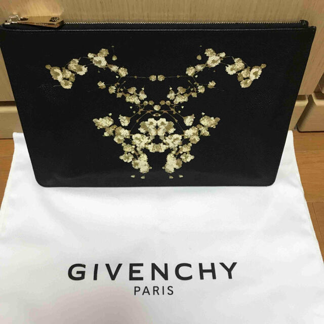 GIVENCHY - 正規 Givenchy ジバンシィ かすみ草 PVC レザー クラッチ