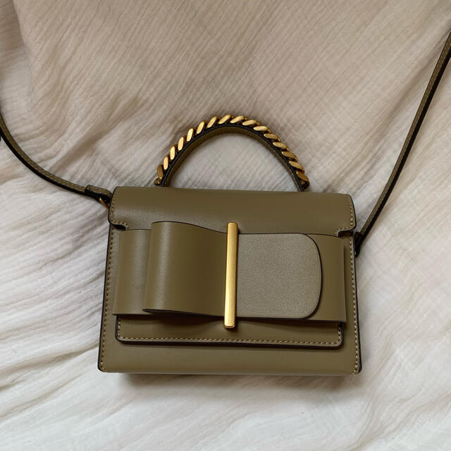 【美品】Charles&Keith ショルダーバッグ　レディース