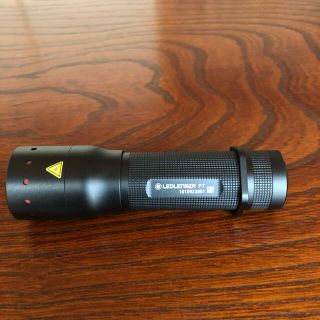 レッドレンザー(LEDLENSER)のレッドレンザーP7 アンチロールリング付　450ルーメン(ライト/ランタン)