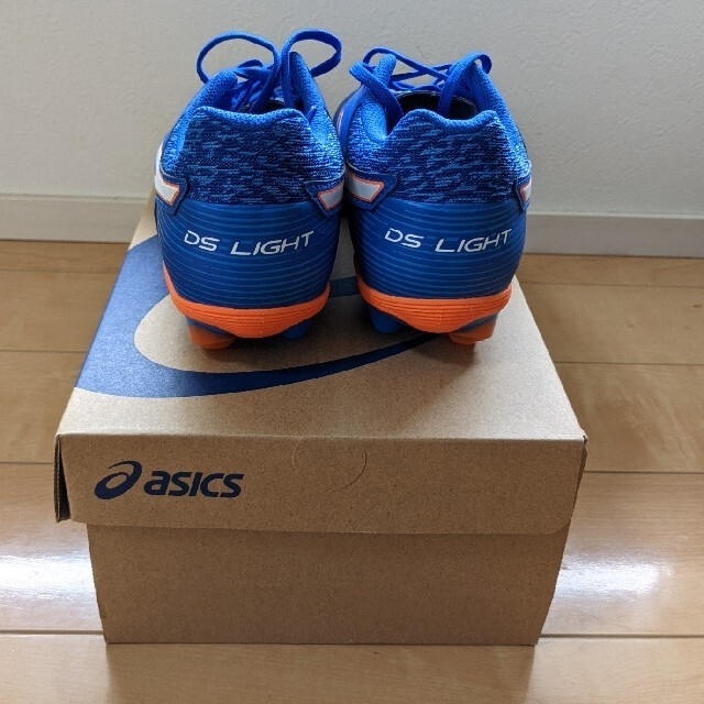 asics(アシックス)のアシックス サッカースパイク DS LIGHT JR GS  スポーツ/アウトドアのサッカー/フットサル(シューズ)の商品写真