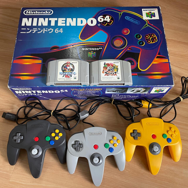 Nintendo64 ＋カセット2本 コントローラー×4