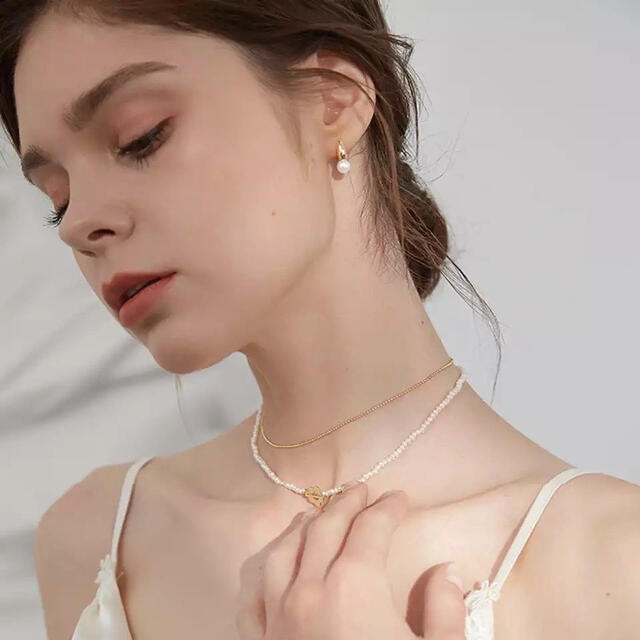 DEUXIEME CLASSE(ドゥーズィエムクラス)のdainty pearl hoop pierce 18k coating レディースのアクセサリー(ピアス)の商品写真