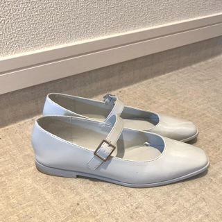 ザラ(ZARA)の【ZARA】ストラップ付きフラットシューズ(バレエシューズ)