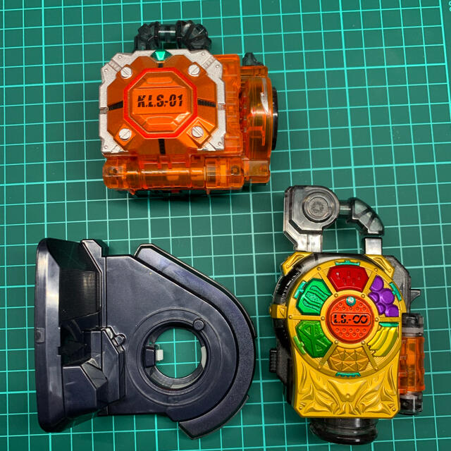 BANDAI - 仮面ライダー鎧武 DX 極ロックシード カチドキロックシード