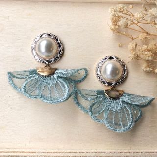 520. ハンドメイドピアス　タッセルピアス　パールピアス(ピアス)