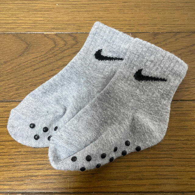 NIKE(ナイキ)のHK★様専用☆NIKE 子供用靴下 キッズ/ベビー/マタニティのこども用ファッション小物(靴下/タイツ)の商品写真