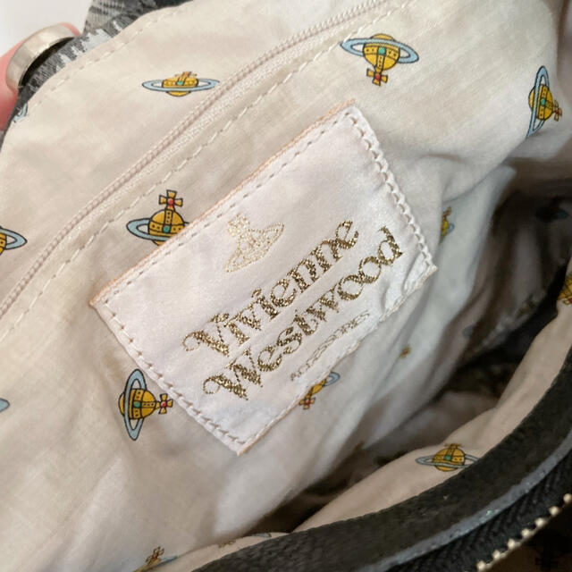 Vivienne Westwood(ヴィヴィアンウエストウッド)のヴィヴィアン レオパード柄ヤスミン　黒 レディースのバッグ(ハンドバッグ)の商品写真