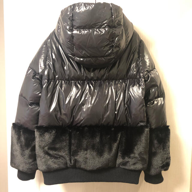 MONCLER(モンクレール)の♡新品未使用♡ MONCLER♡大人もOK! LOGODEC キッズ 14A レディースのジャケット/アウター(ダウンコート)の商品写真