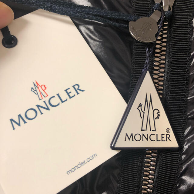 MONCLER(モンクレール)の♡新品未使用♡ MONCLER♡大人もOK! LOGODEC キッズ 14A レディースのジャケット/アウター(ダウンコート)の商品写真