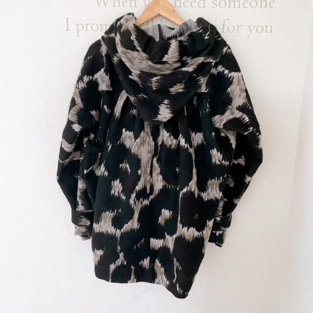 Vivienne Westwood(ヴィヴィアンウエストウッド)のヴィヴィアン レオパード柄胸リボン・フード付きウールコート　黒　 レディースのジャケット/アウター(ダッフルコート)の商品写真