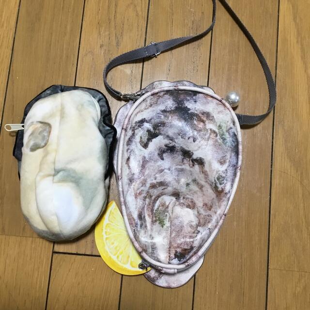 FELISSIMO(フェリシモ)のフェリシモ　牡蠣ショルダーバッグ レディースのバッグ(ショルダーバッグ)の商品写真